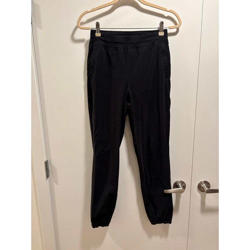 Black Lululemon jogger